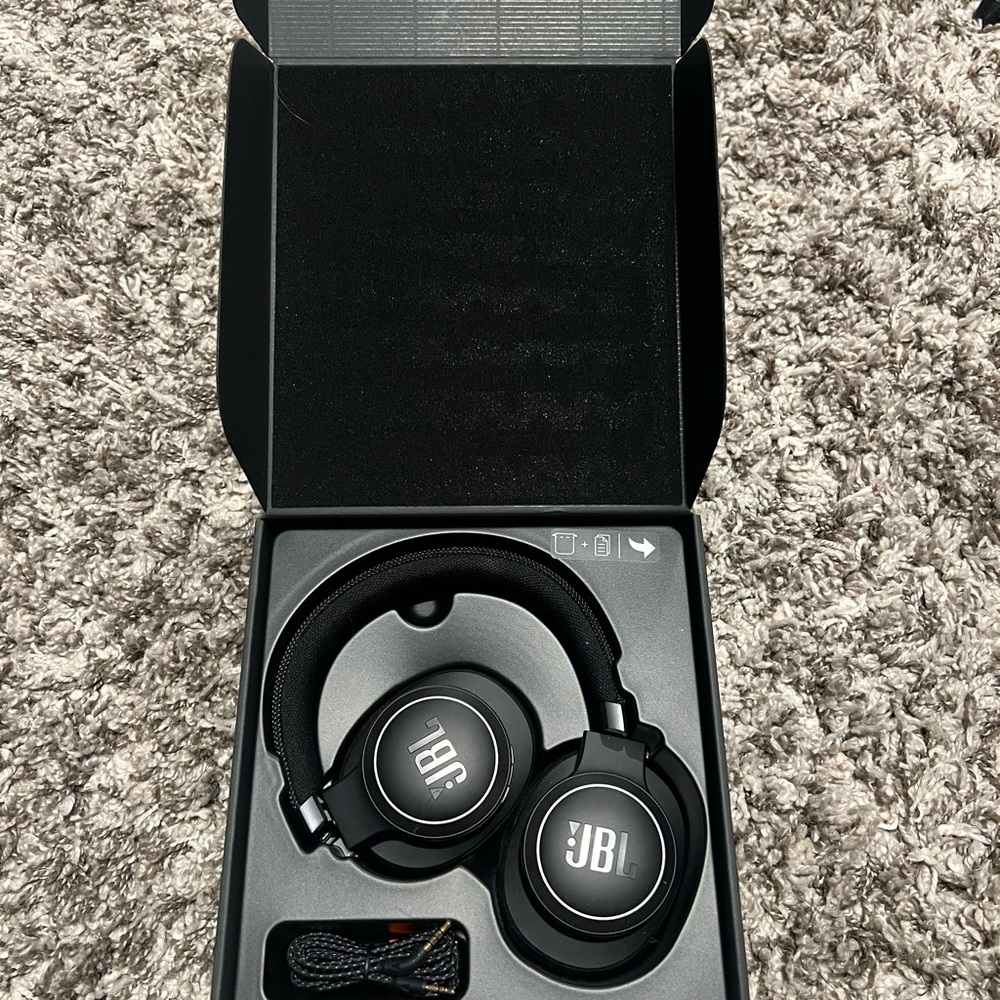 JBL Black Over-Ear Headphones